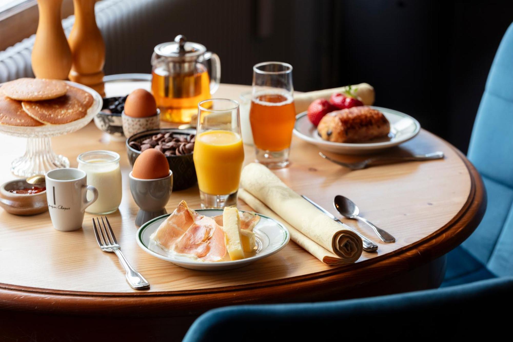 Hotel Restaurant Les Glycines Vieille-Brioude Εξωτερικό φωτογραφία